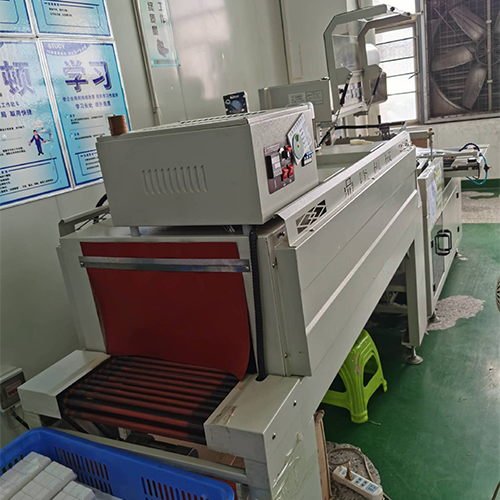 high speed sealing and cutting machine