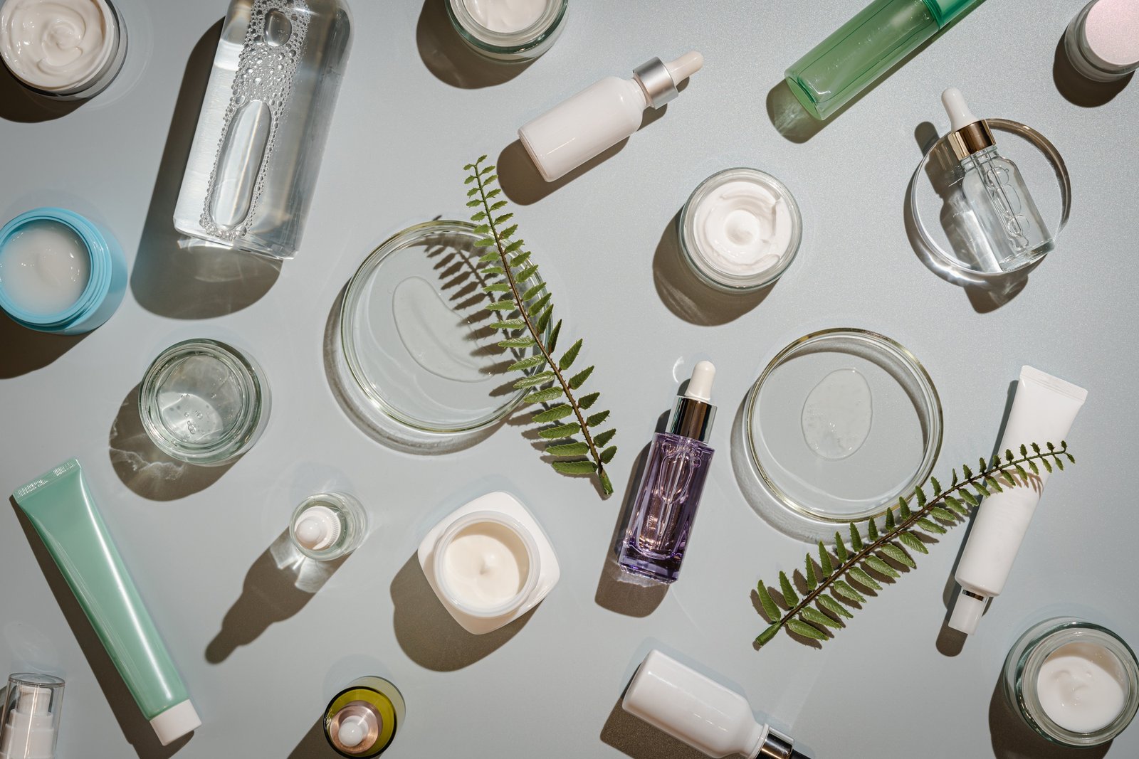 Bottles with serum or oil