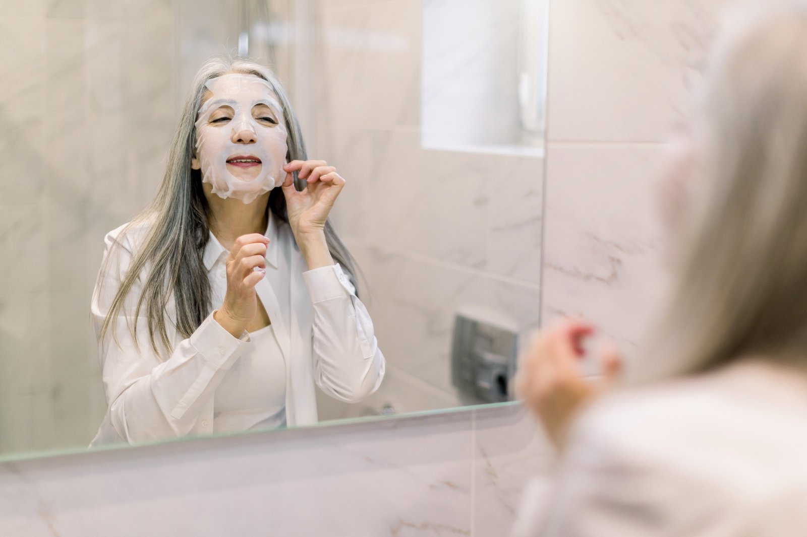 Spa at home, antiwrinkle facial mask.