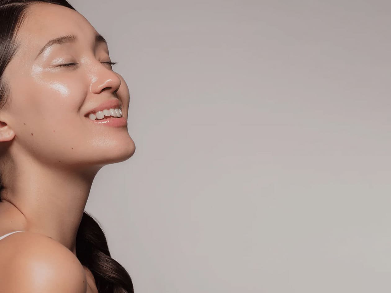 How To Control Oily Skin: A Complete Guide